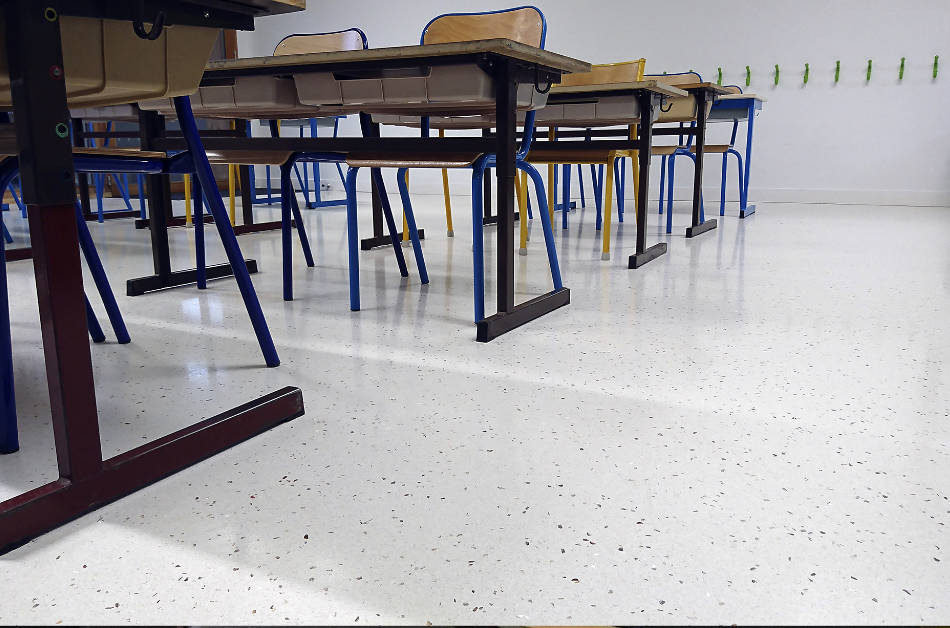 Micro-granito, micro terrazzo, sol salle de classe